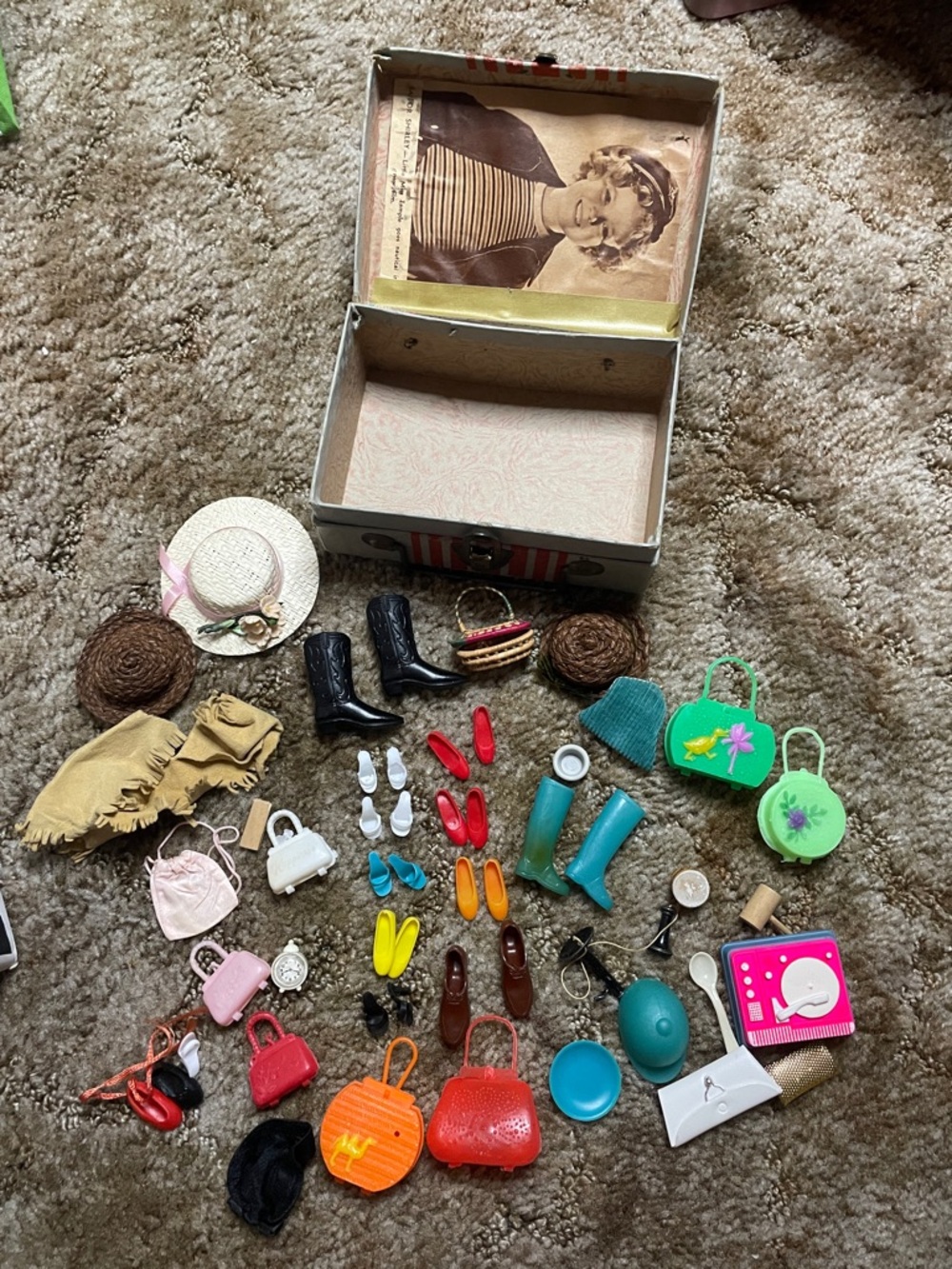 Vintage‎ Barbie Accessories & Shoe Lot